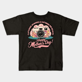 Capturing Memories and capturing our Hearts | Mother's day | Mom lover gifts Kids T-Shirt